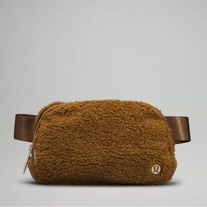 New With Tags Lululemon Everywhere Fleece Belt Bag